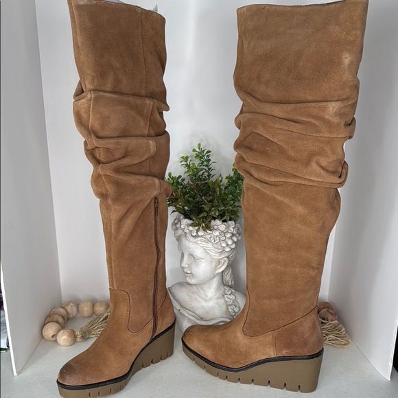 VINTAGE FOUNDRY CO.Maisie Thigh High, Almond Toe Boots, Size 7 - Picture 2 of 10